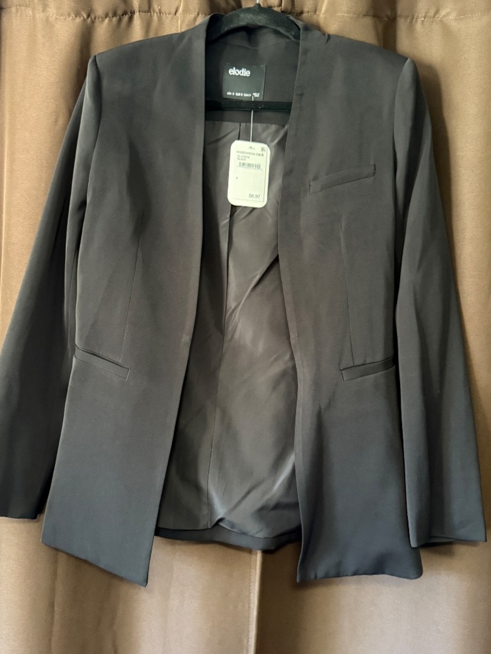 Blazer - Picture 4 of 7